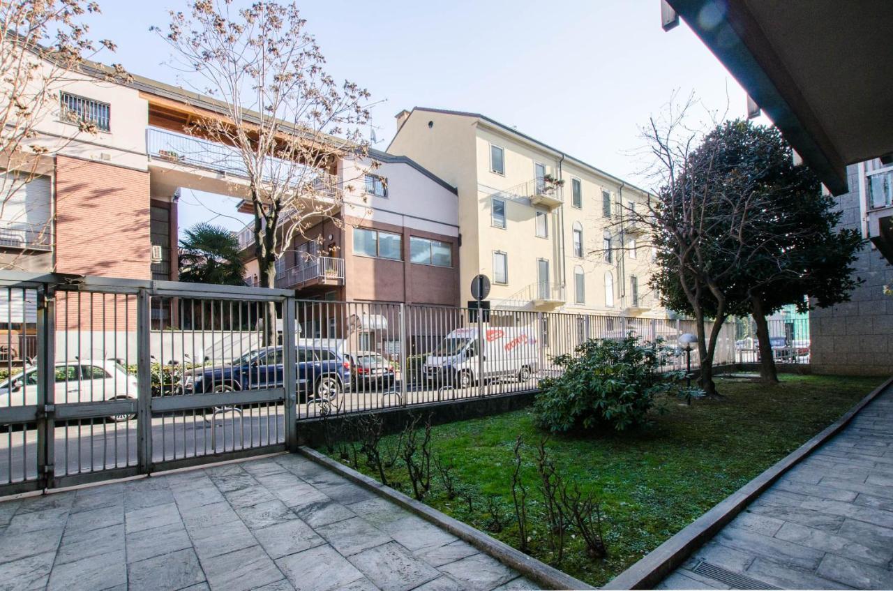 شقة Zona Navigli - Smart House Con Tv 50 E Fast Wifi ميلان المظهر الخارجي الصورة