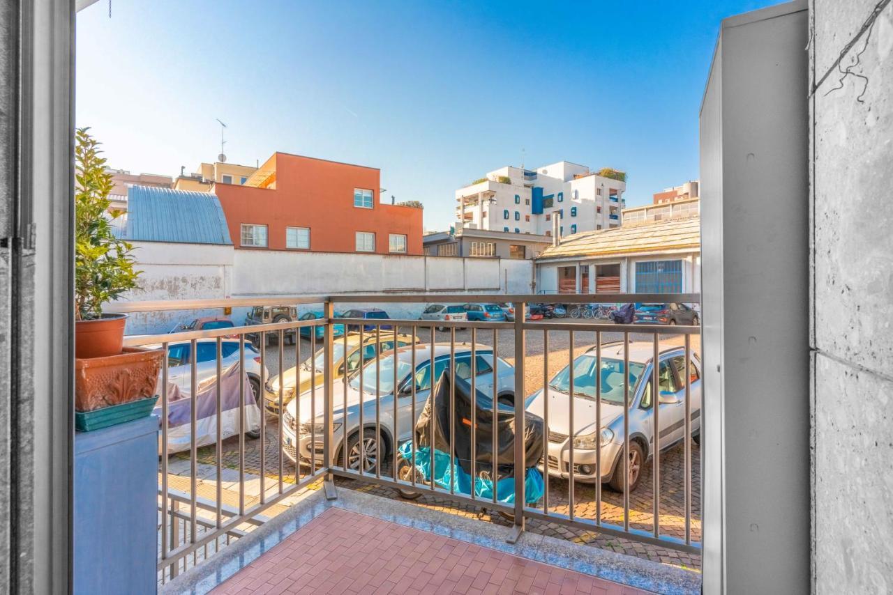 شقة Zona Navigli - Smart House Con Tv 50 E Fast Wifi ميلان المظهر الخارجي الصورة
