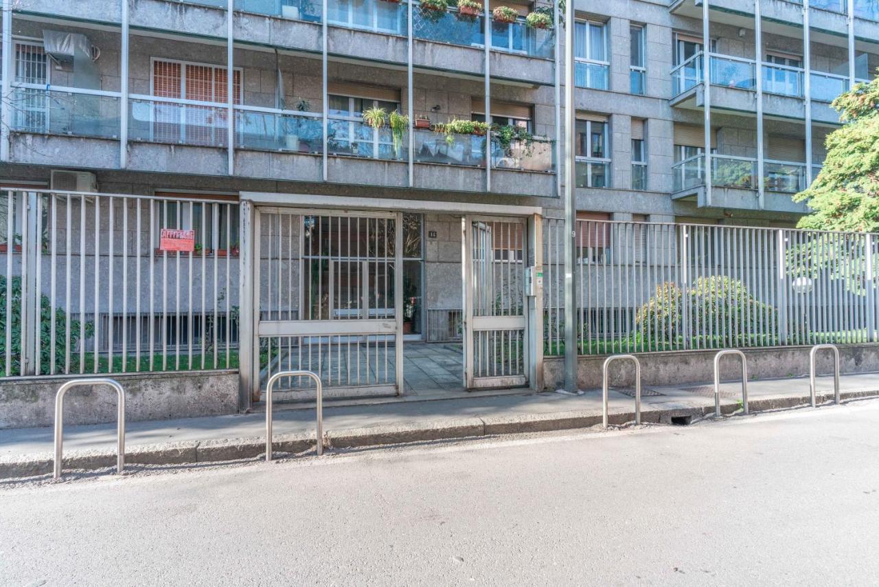شقة Zona Navigli - Smart House Con Tv 50 E Fast Wifi ميلان المظهر الخارجي الصورة